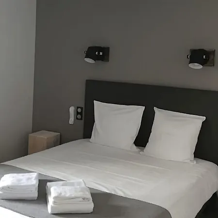 Hotel L'auberge De *